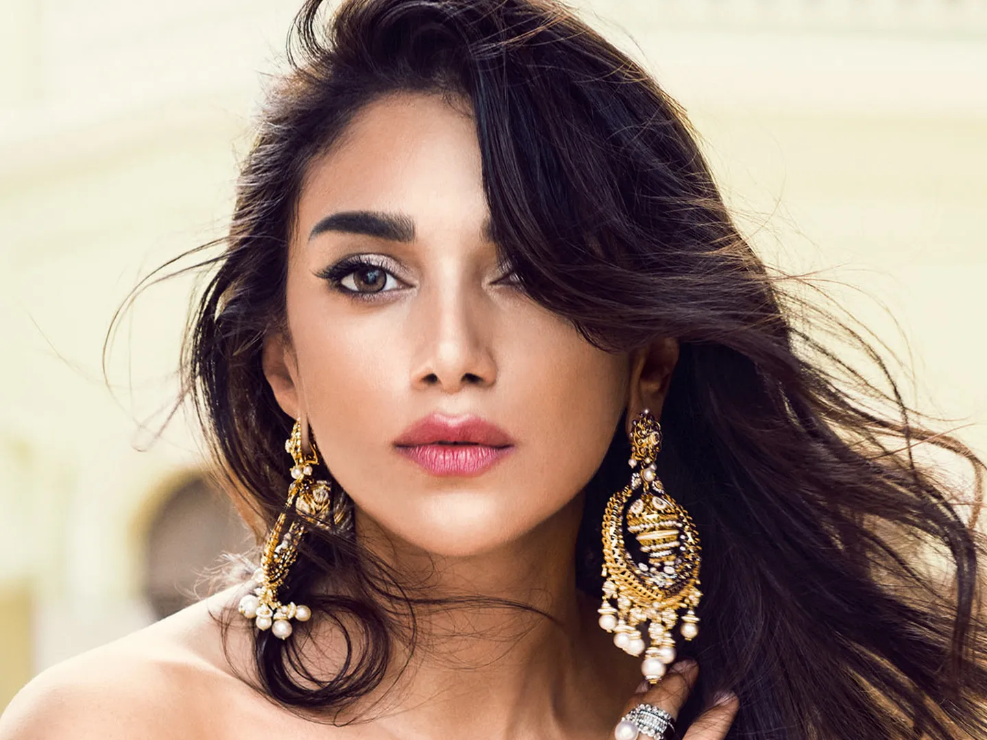 Indias-best-bridal-makeup-artists-based-on-the-city-you-live-in-vogue-india