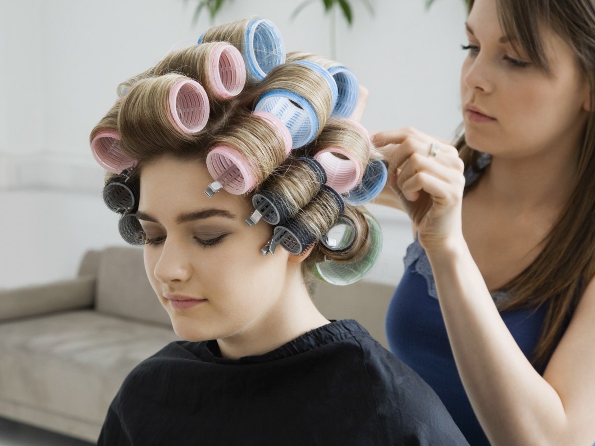 roller-set-styles-for-relaxed-hairs